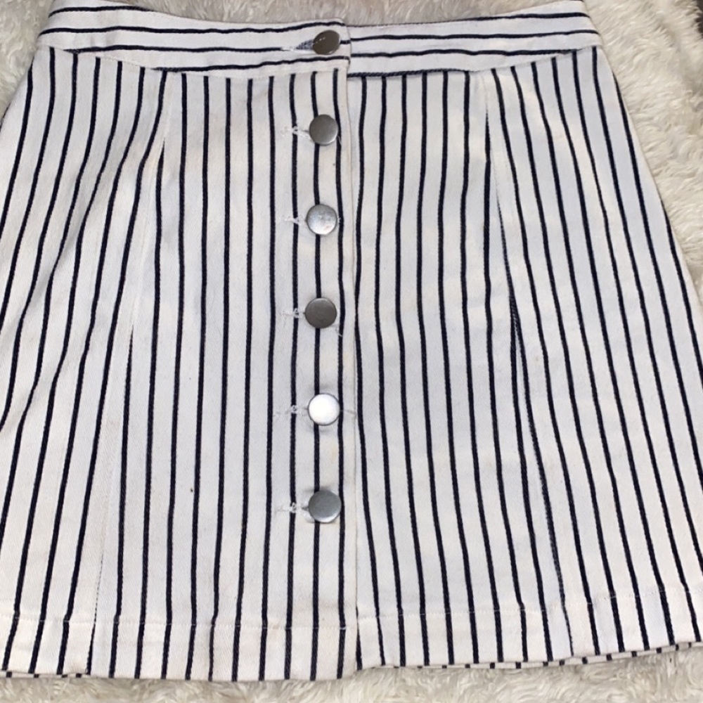 Altard state snap front striped skirt size small